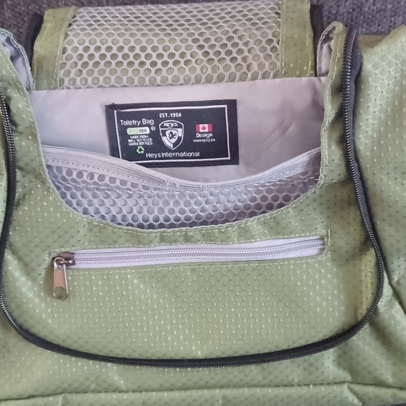 Heys Canada - Ecotex Toiletry Bag - Olive Green Color Travel - Picture 7 of 9